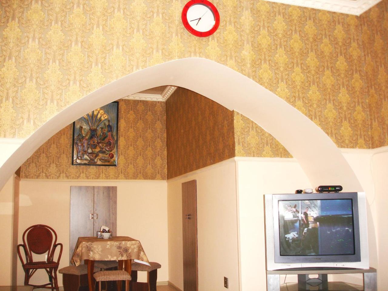 Apartment In Old City Баку Экстерьер фото